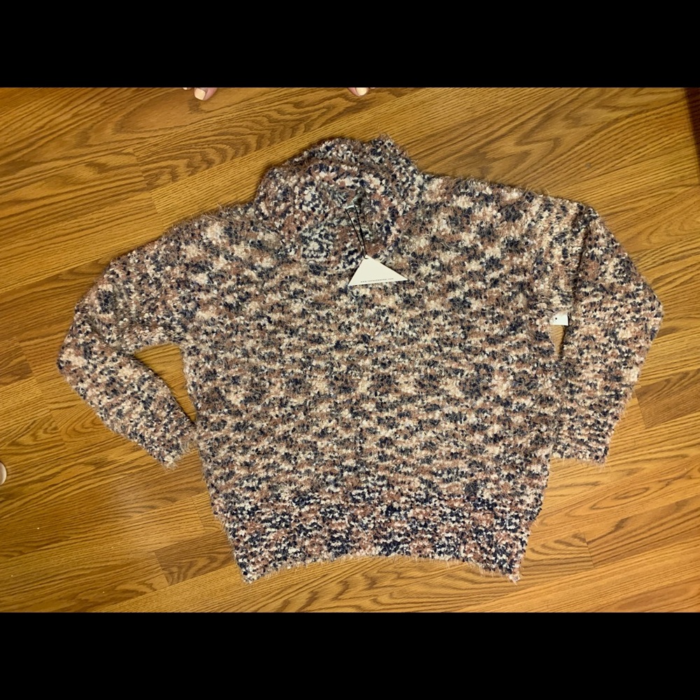 NWT Lost & Wander Quarley Fizzy Eyelash cowl neck - Picture 5 of 5